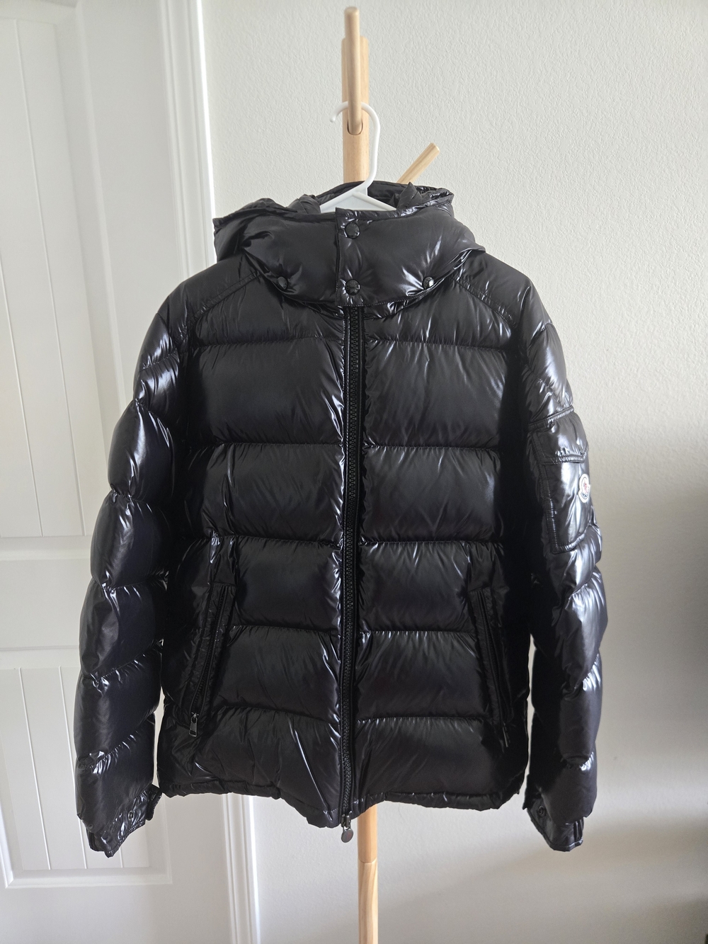 Moncler Men’s Black Shiny Puffer Jacket with Hood Size 4